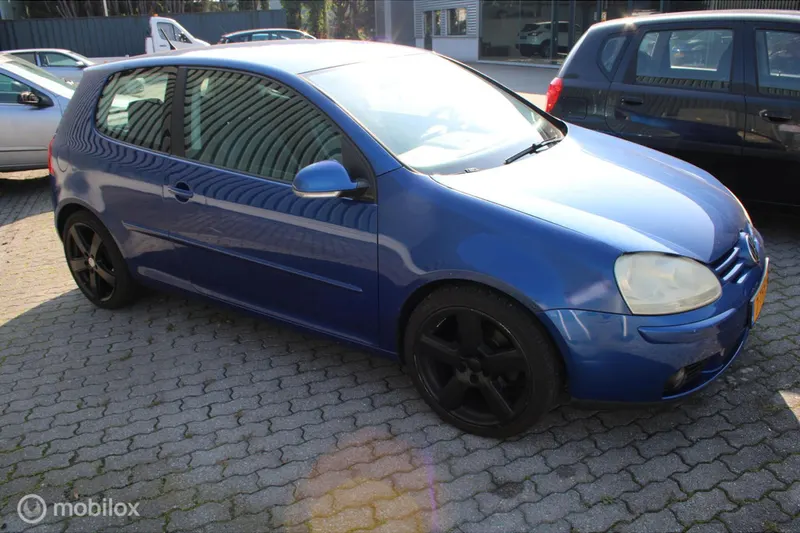 Volkswagen Golf (2005)