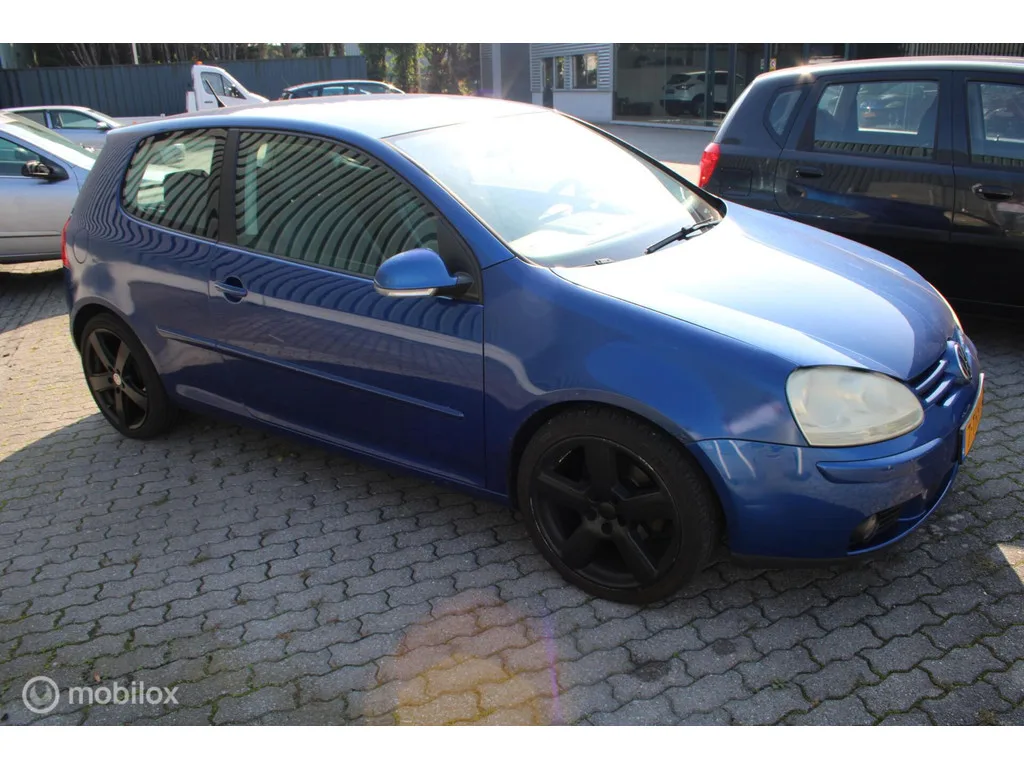 Volkswagen Golf (2005) — foto 1