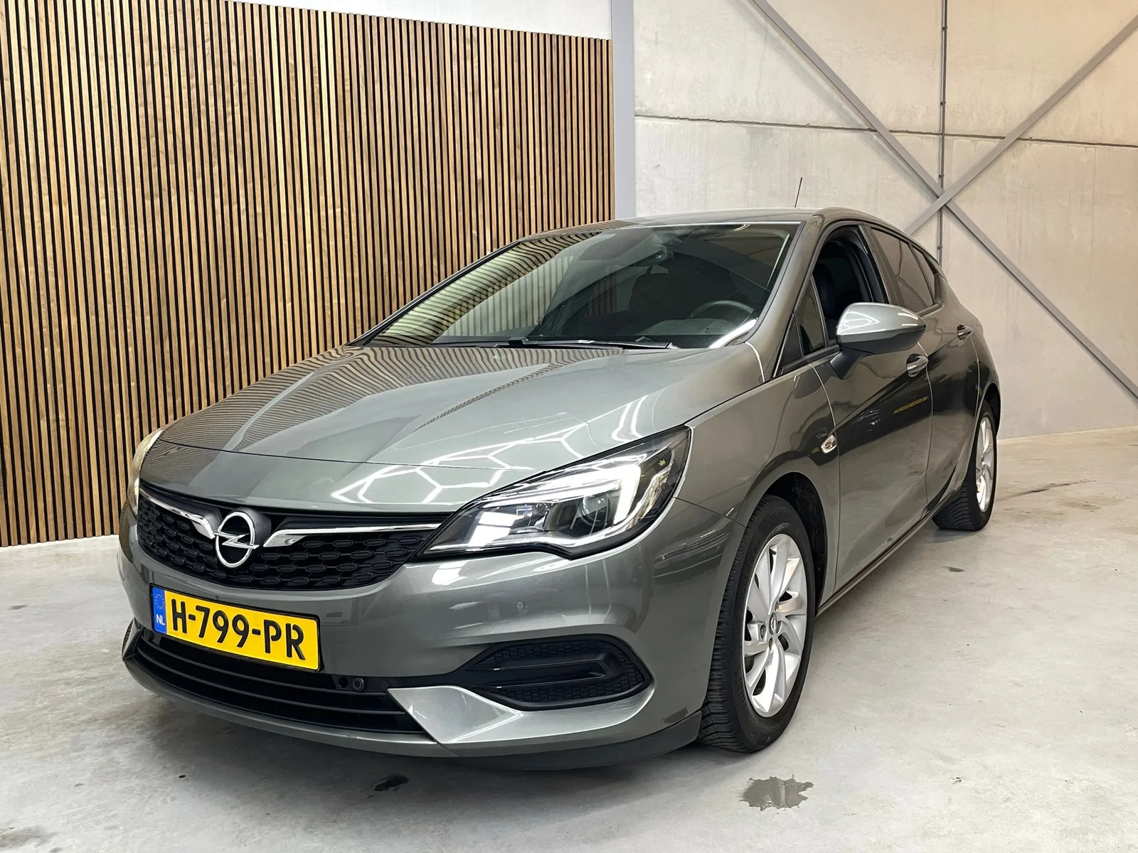 Opel Astra (2020) — foto 1