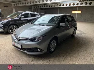 Toyota Auris (2017) — foto 1