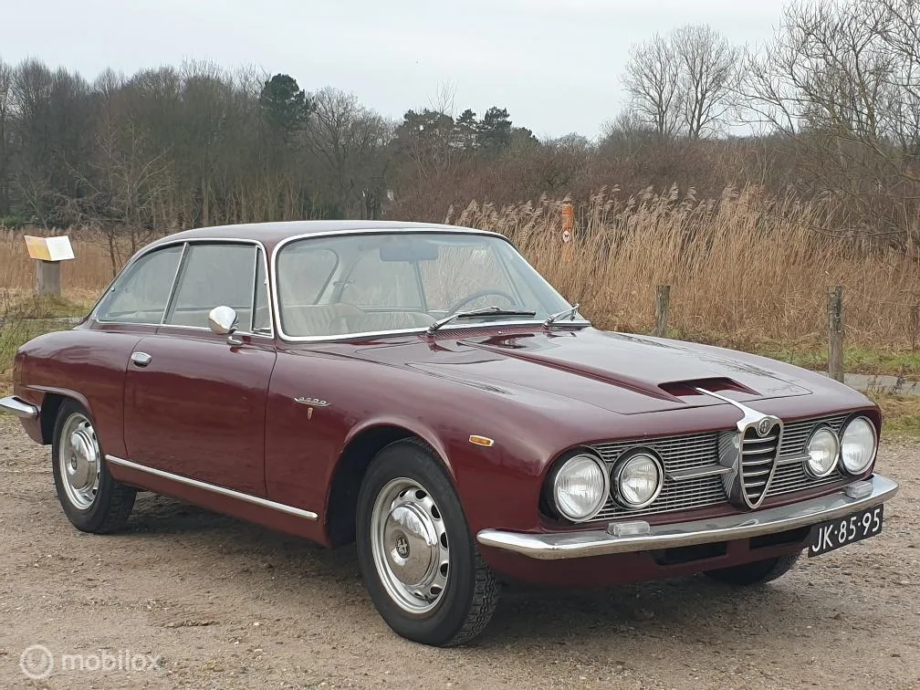 Alfa Romeo 2600 (1962) — foto 1