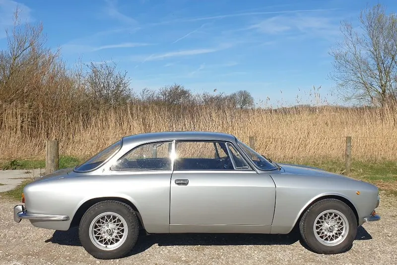 Alfa Romeo GT (1976)