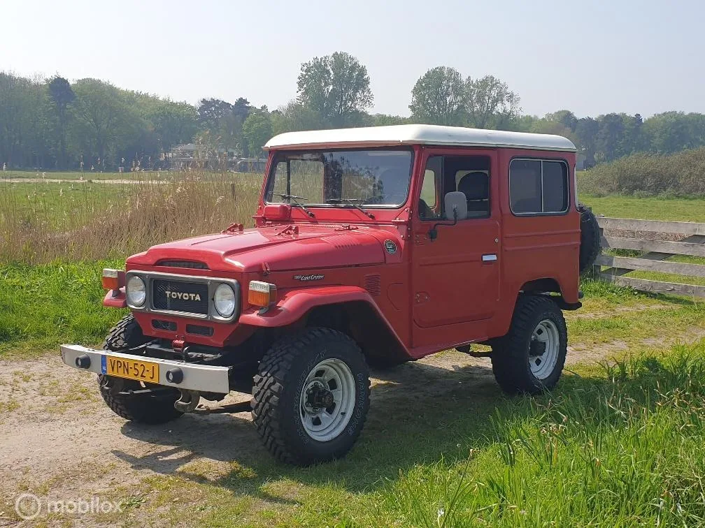 Toyota Land Cruiser (1979) — foto 1