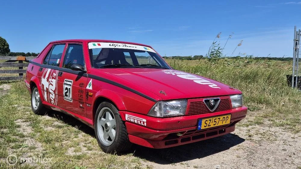 Alfa Romeo 75 (1988) — foto 1