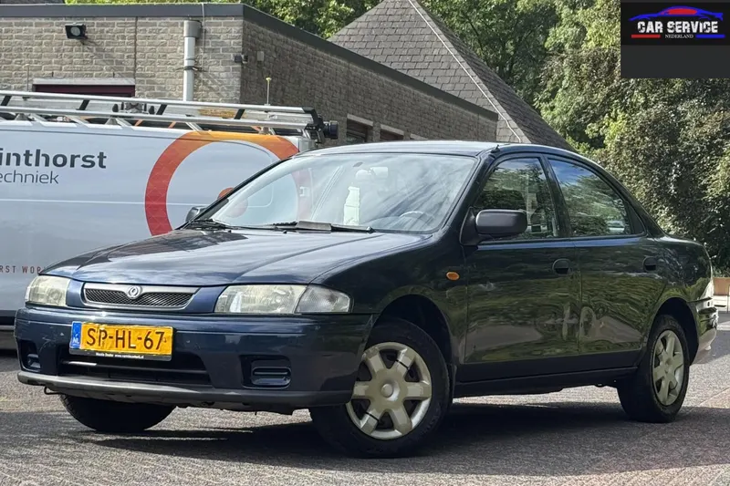 Mazda 323 (1998)