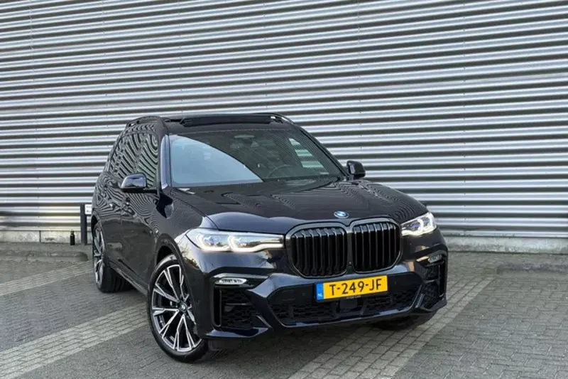 BMW X7 (2021)