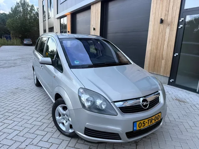 Opel Zafira (2006) — foto 1