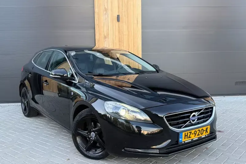 Volvo V40 (2015)