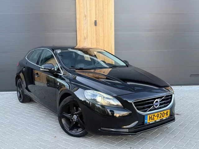 Volvo V40 (2015) — foto 1