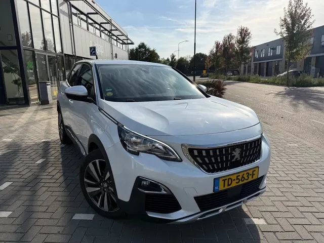 Peugeot 3008 (2018) — foto 1