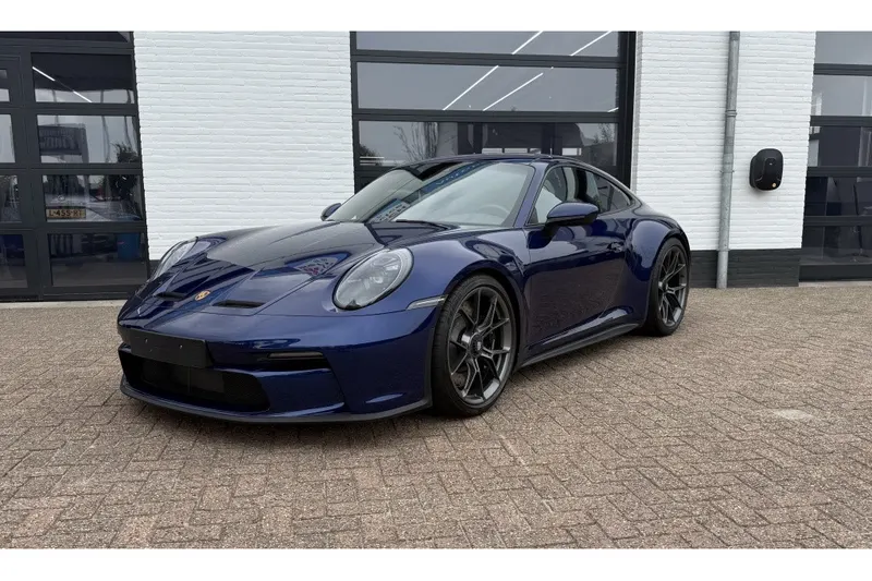 Porsche 911 (2023)