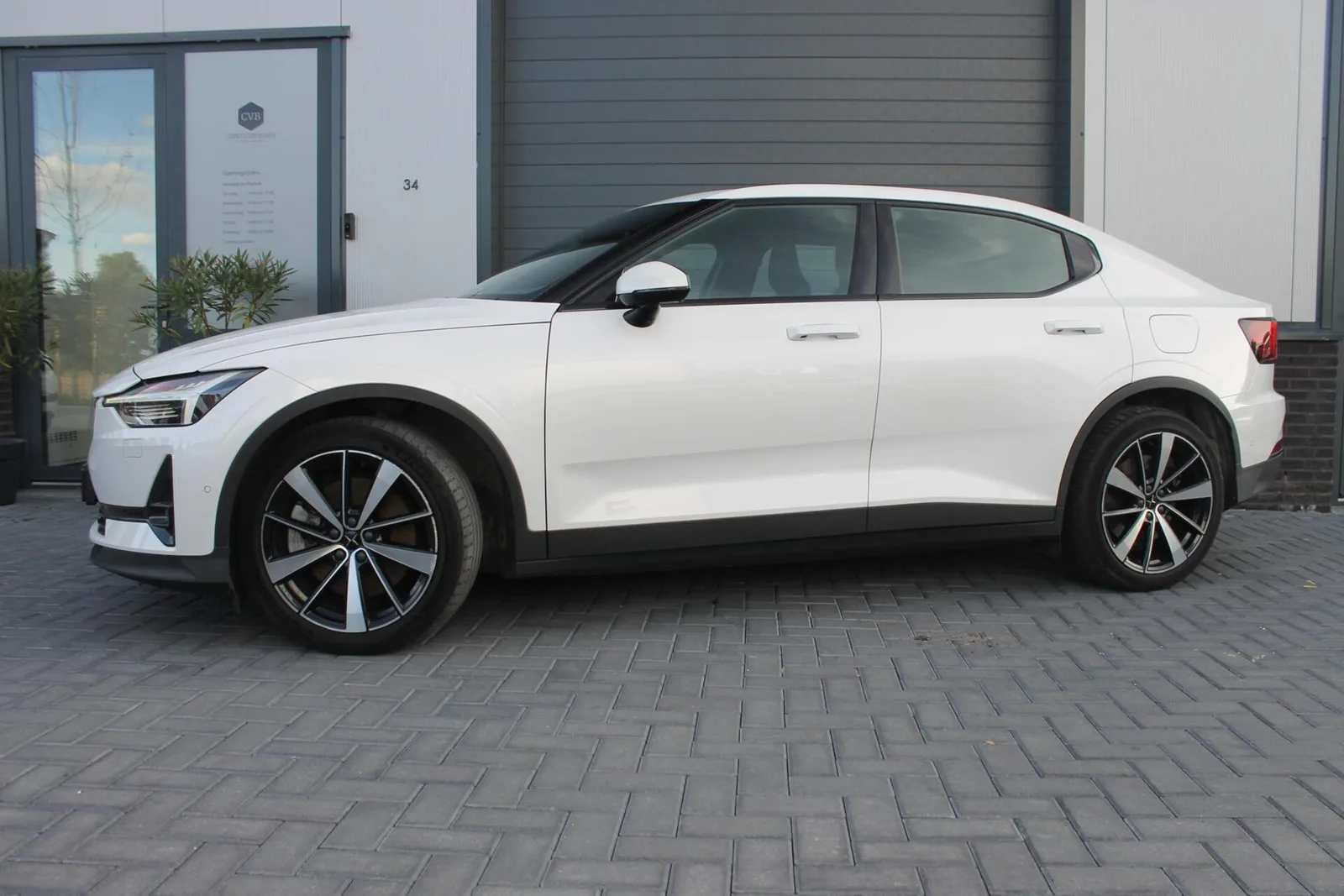 Polestar 2 (2020) — foto 1