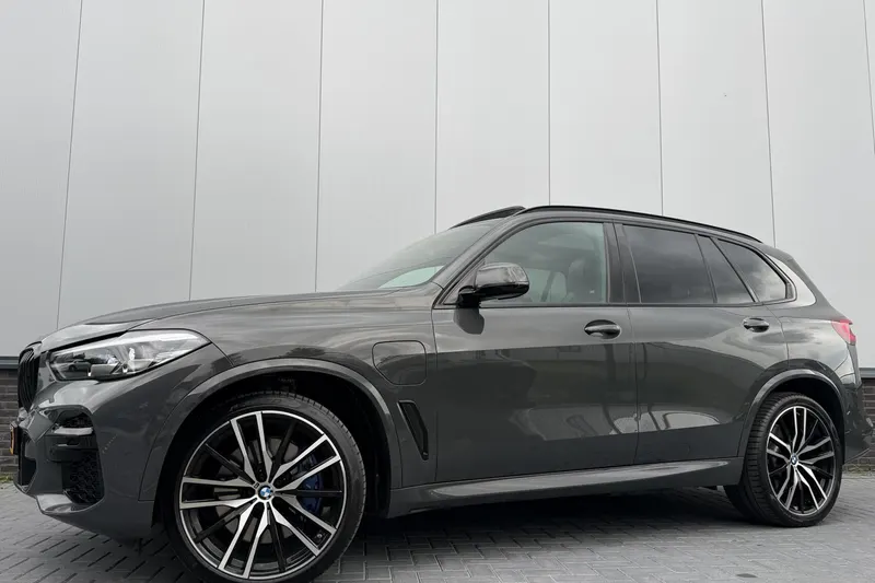 BMW X5 (2022)