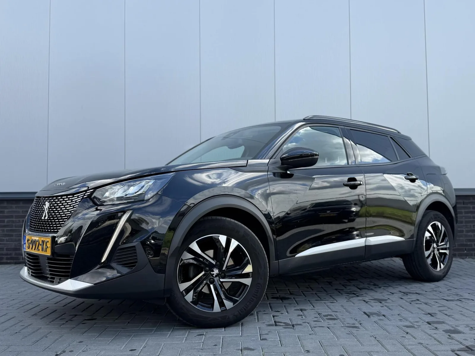 Peugeot 2008 (2023) — foto 1