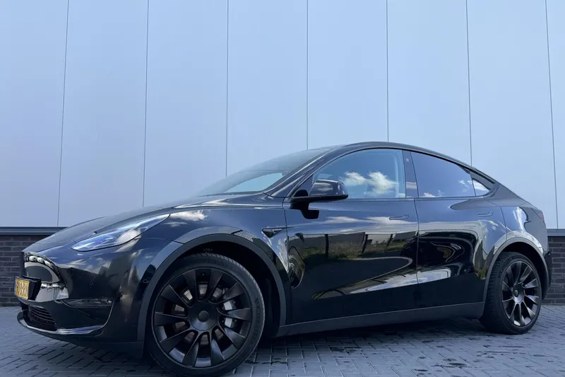 Tesla Model Y (2021)