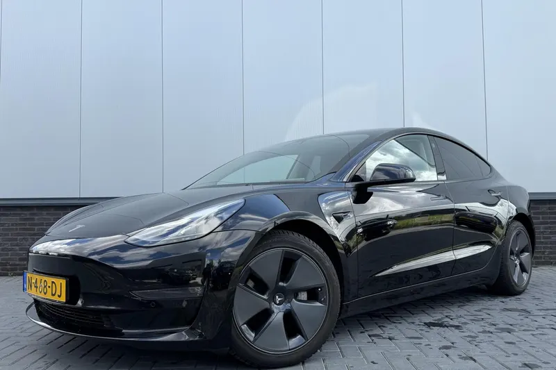 Tesla Model 3 (2021)