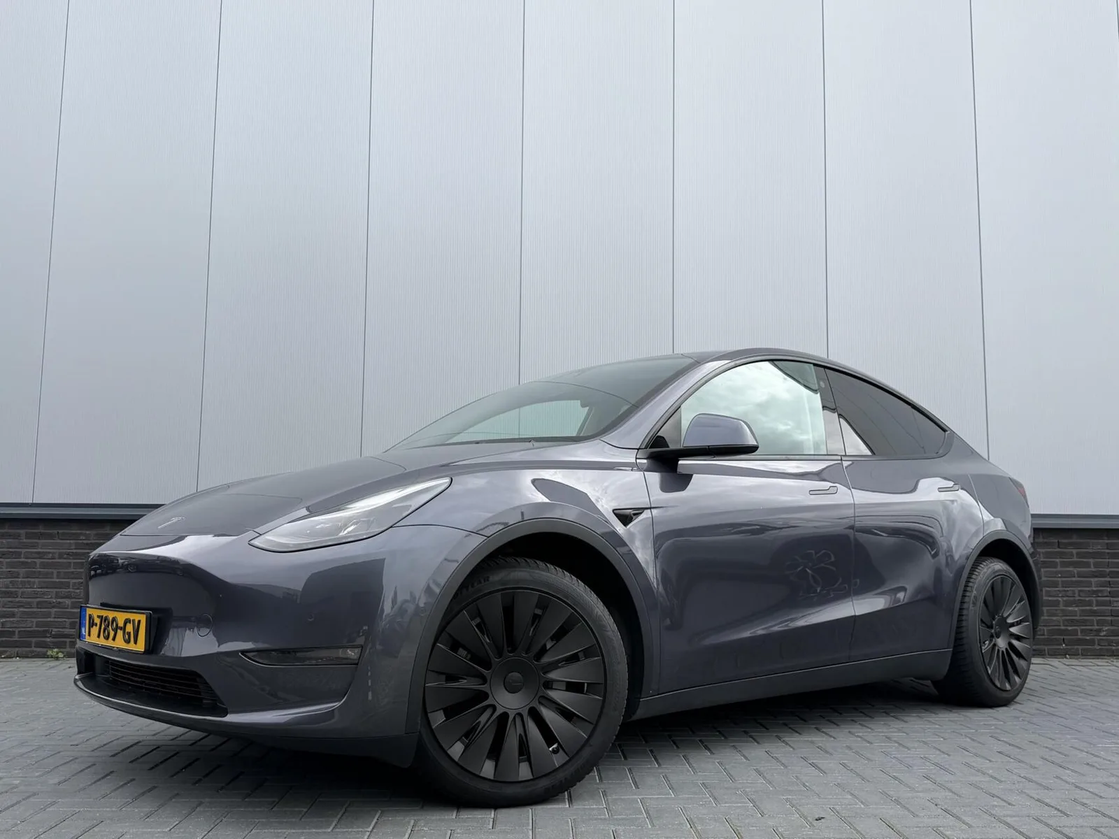 Tesla Model Y (2022) — foto 1