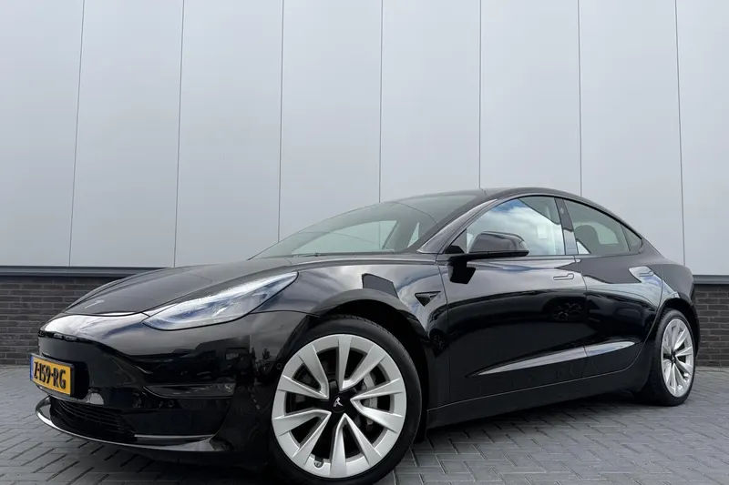 Tesla Model 3 (2021)