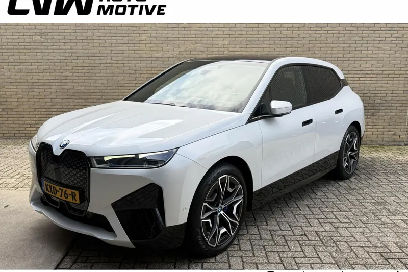 BMW iX (2023)