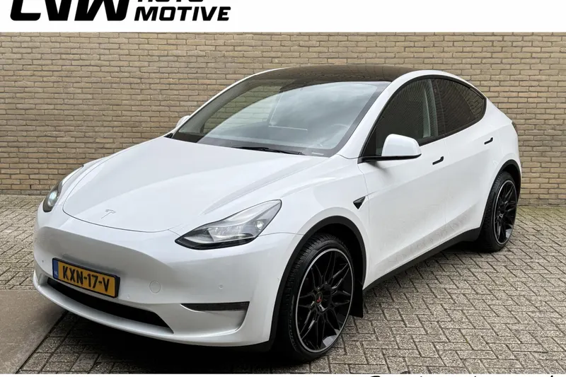 Tesla Model Y (2022)
