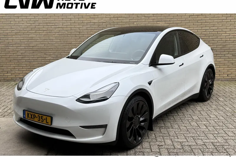 Tesla Model Y (2023)
