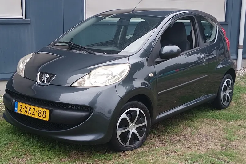 Peugeot 107 (2008)