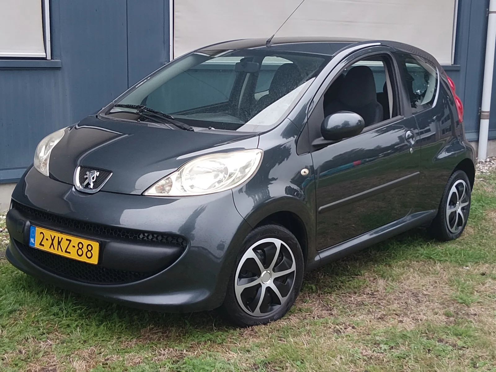 Peugeot 107 (2008) — foto 1