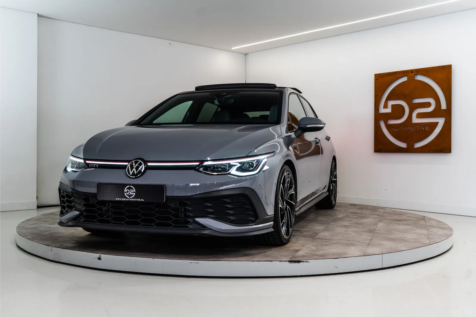 Volkswagen Golf (2021) — foto 1