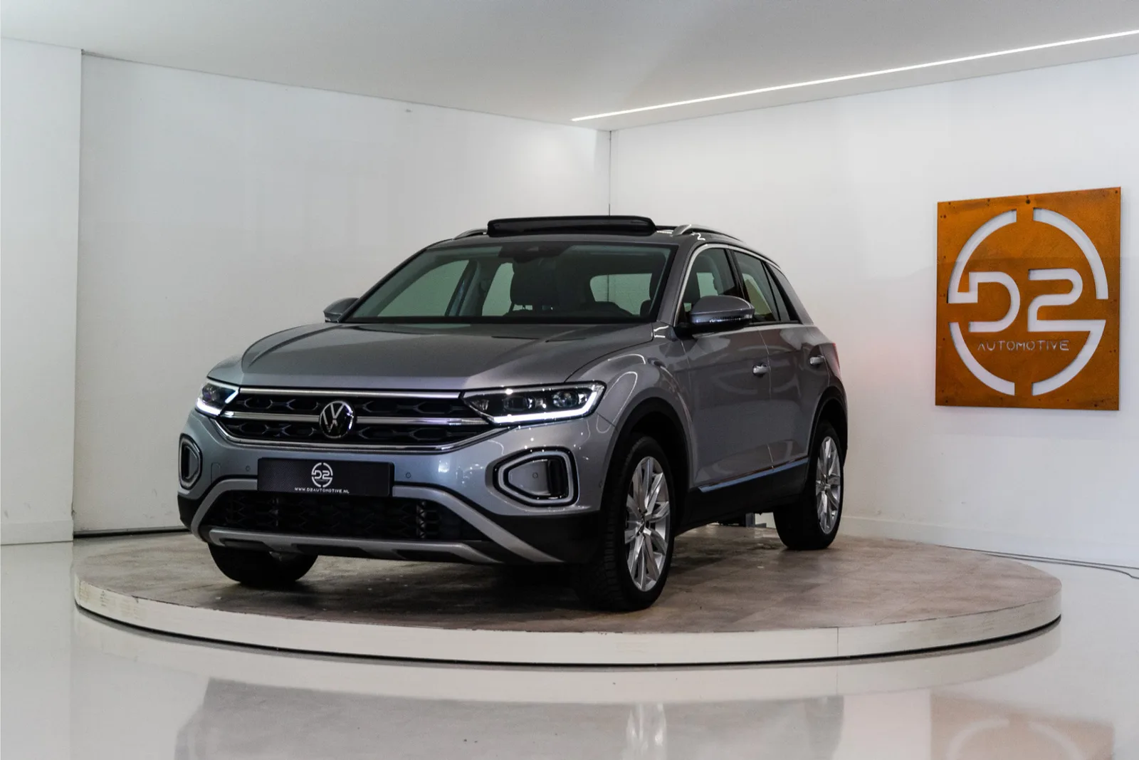 Volkswagen T-Roc (2022) — foto 1