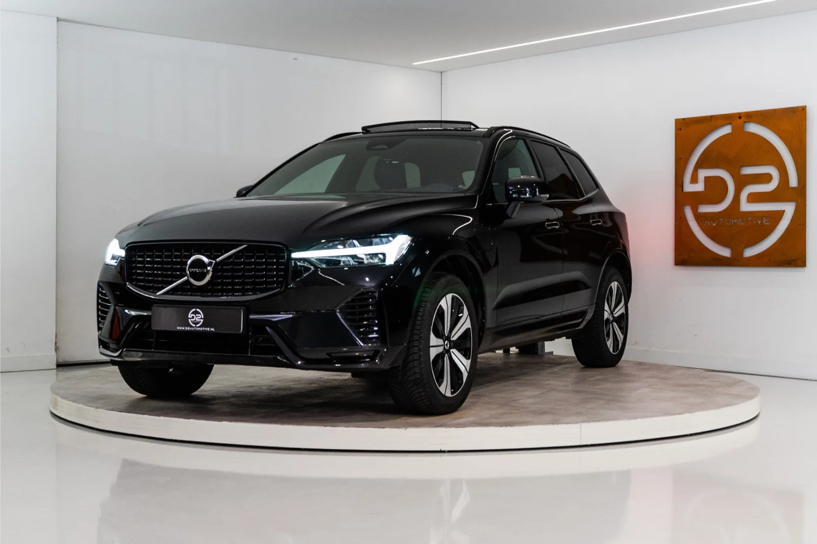 Volvo XC60 (2023) — foto 1