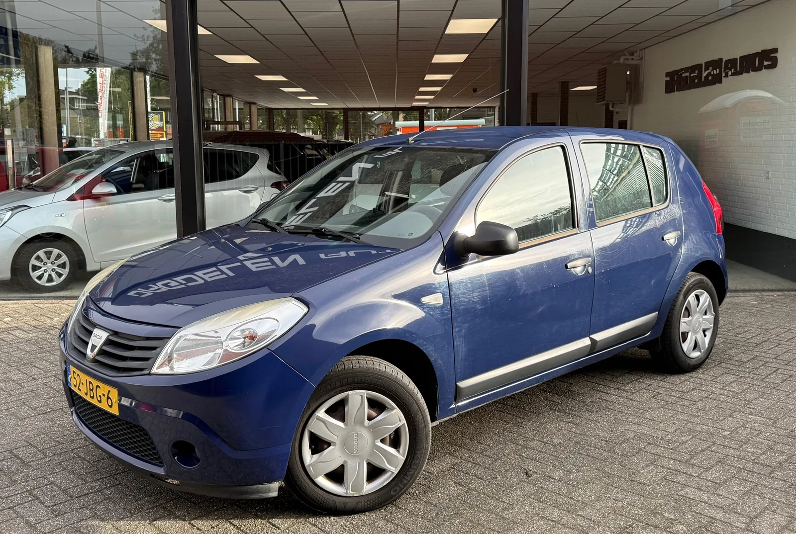 Dacia Sandero (2009) — foto 1