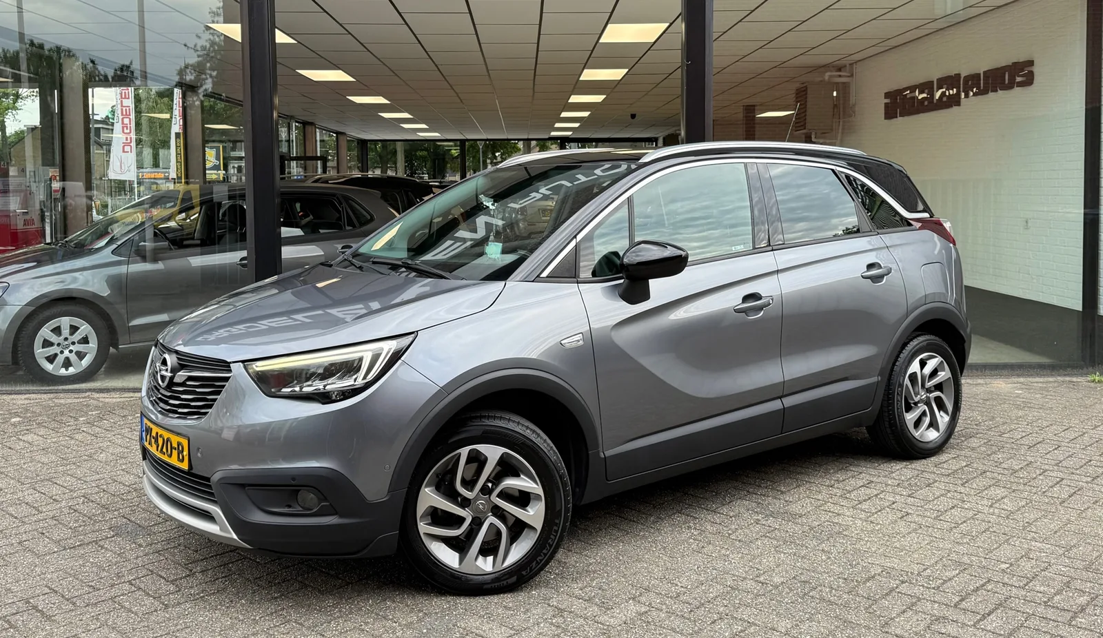 Opel Crossland (2017) — foto 1