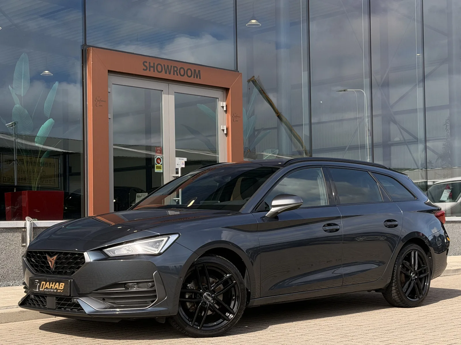 CUPRA Leon Sportstourer (2023) — foto 1