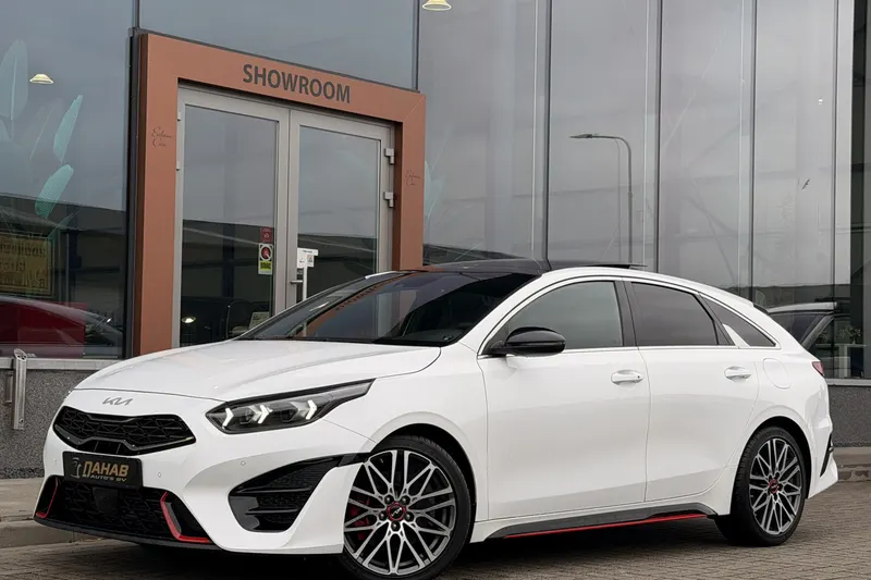 Kia ProCeed (2023)