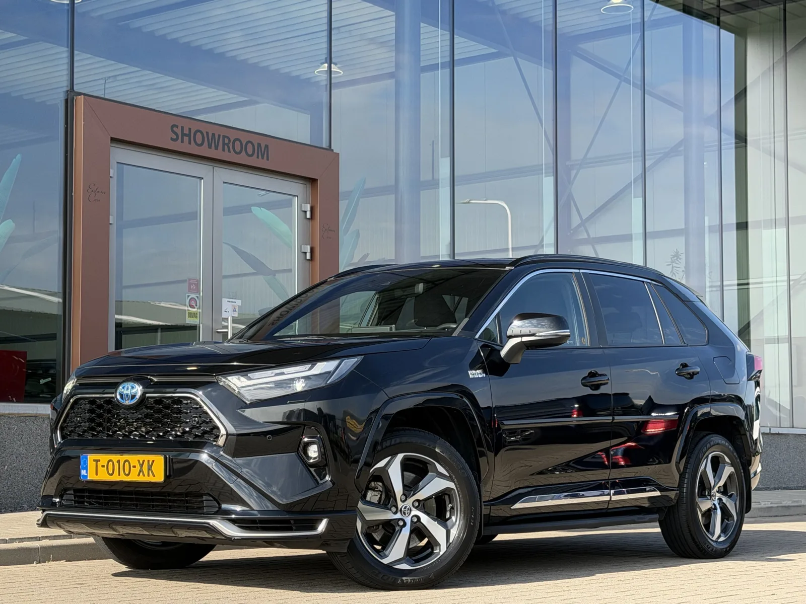 Toyota RAV4 (2022) — foto 1