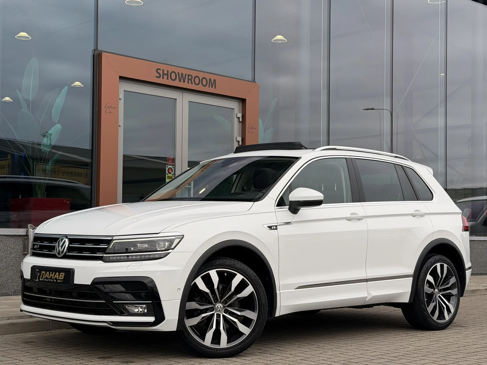Volkswagen Tiguan (2017) — foto 1