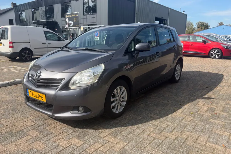 Toyota Verso (2009)