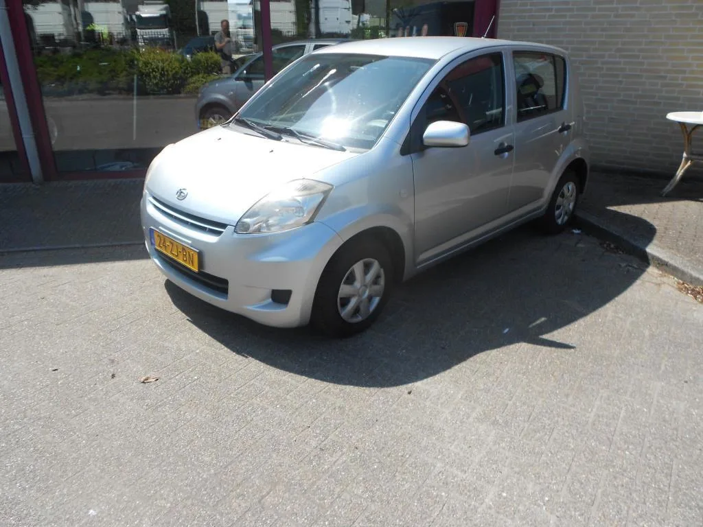 Daihatsu Sirion (2008) — foto 1