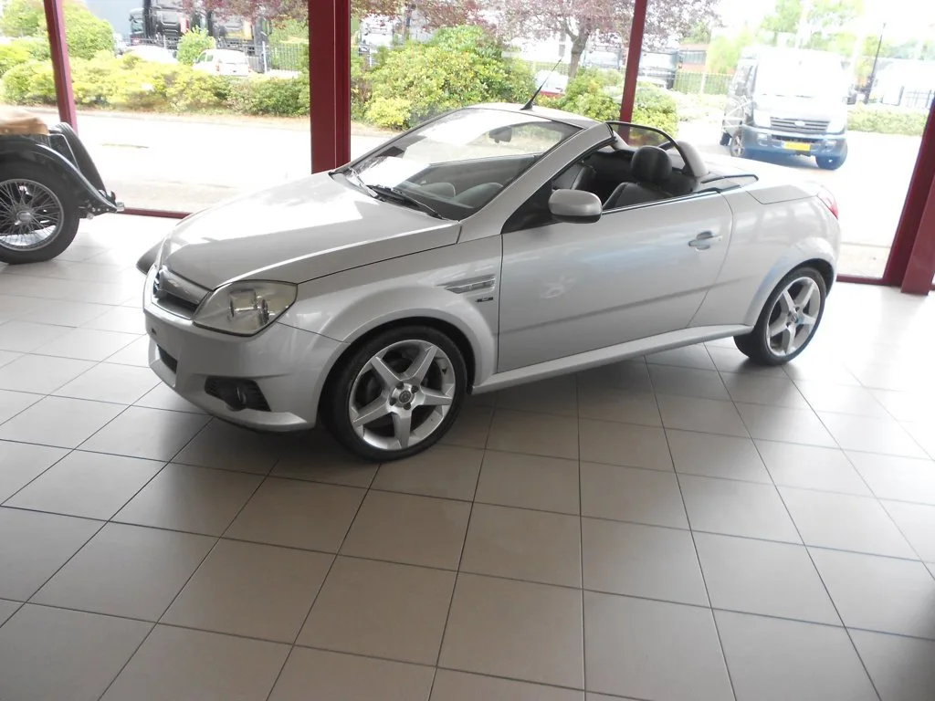 Opel Tigra (2006) — foto 1