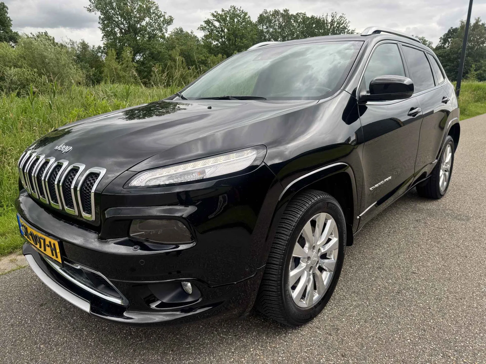 Jeep Cherokee (2018) — foto 1