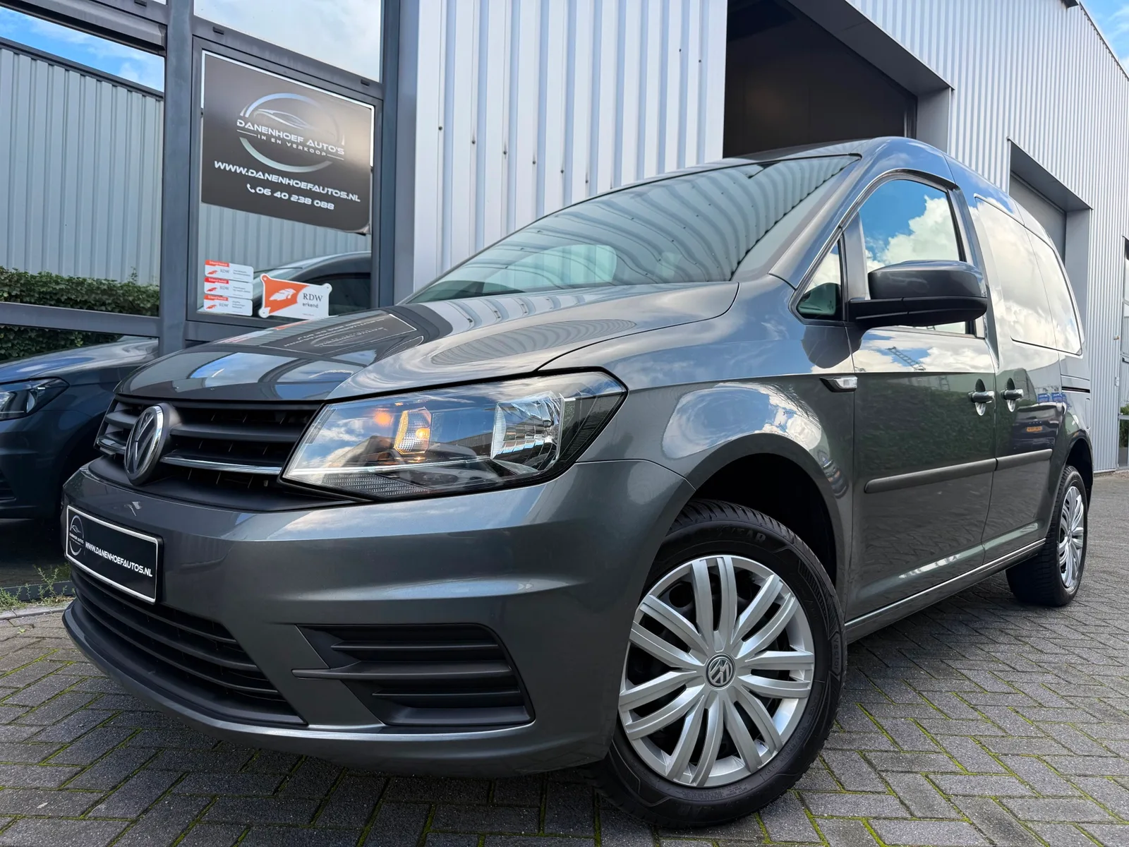 Volkswagen Caddy (2016) — foto 1