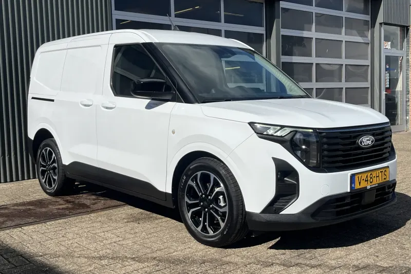 Ford Transit Courier (2024)