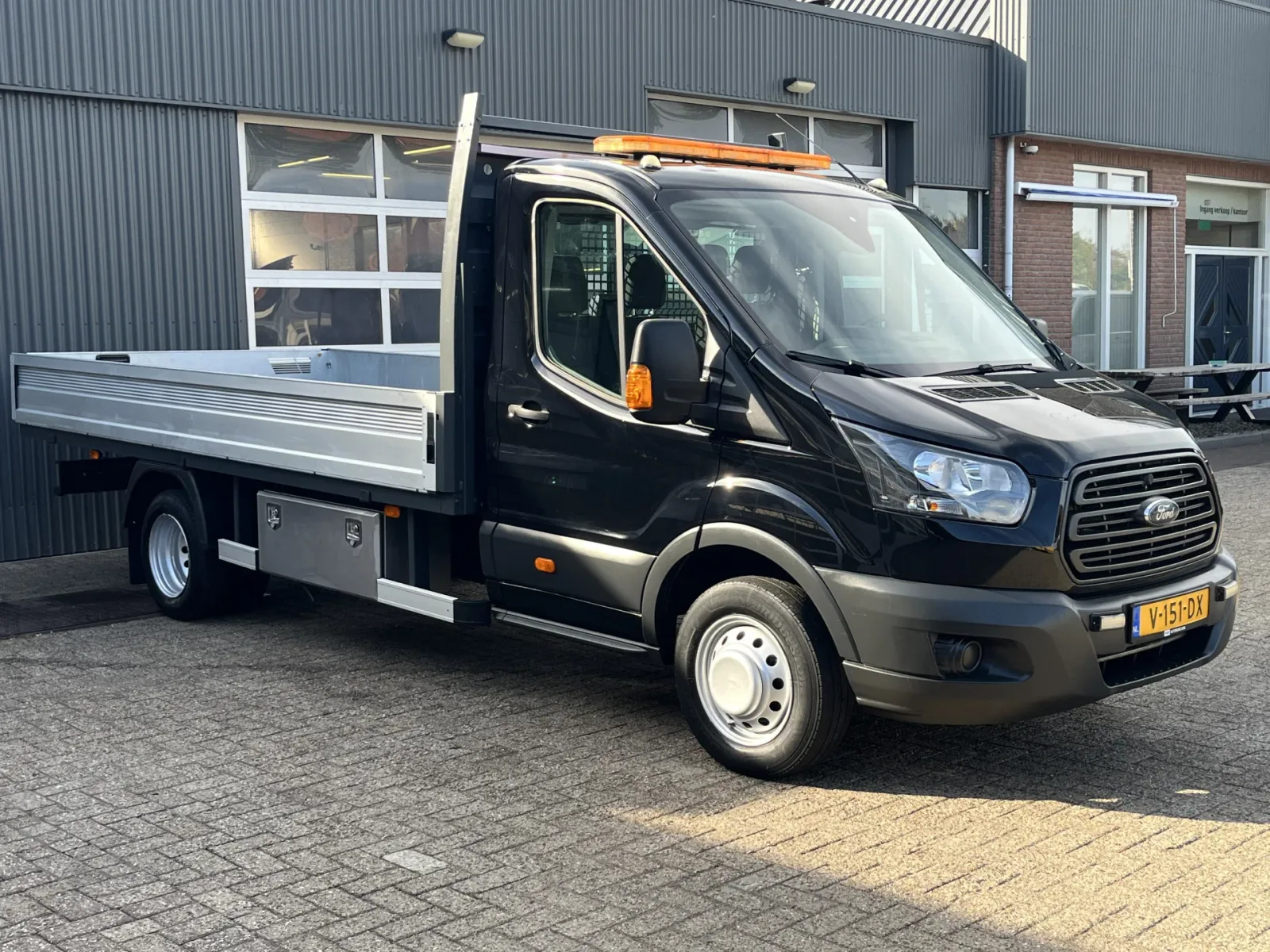 Ford Transit (2017) — foto 1