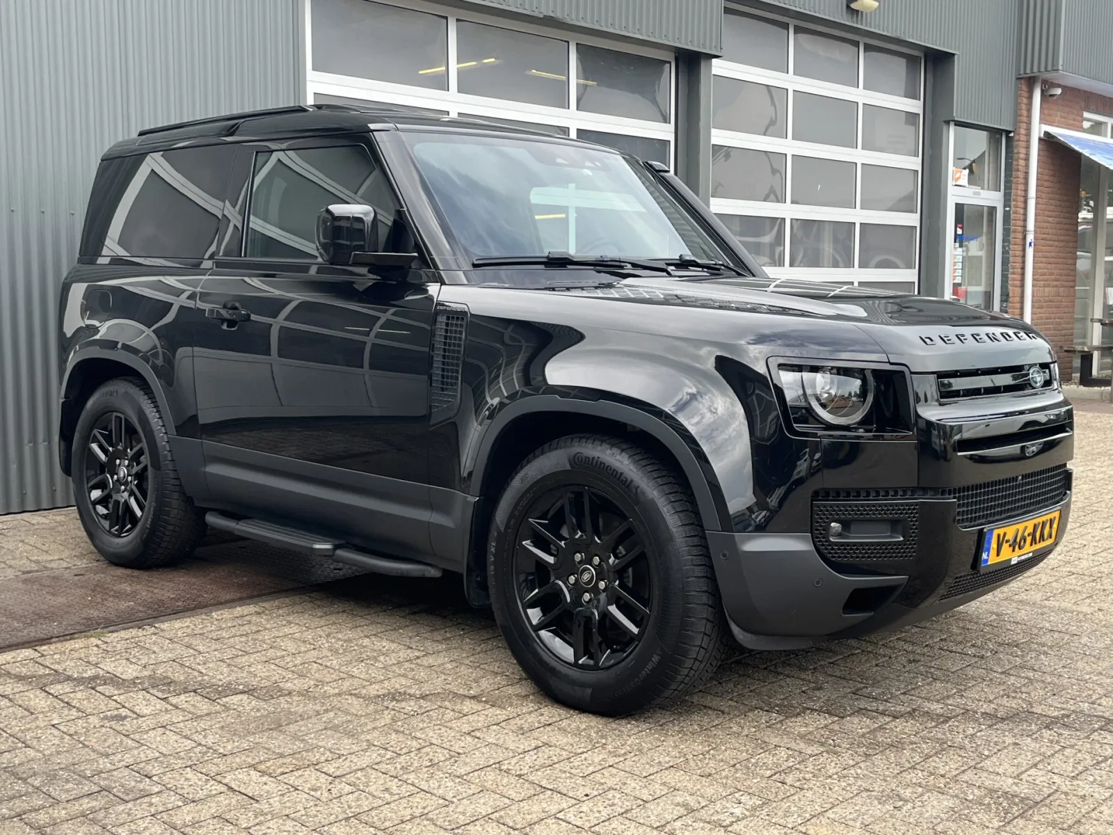 Land Rover Defender (2024) — foto 1