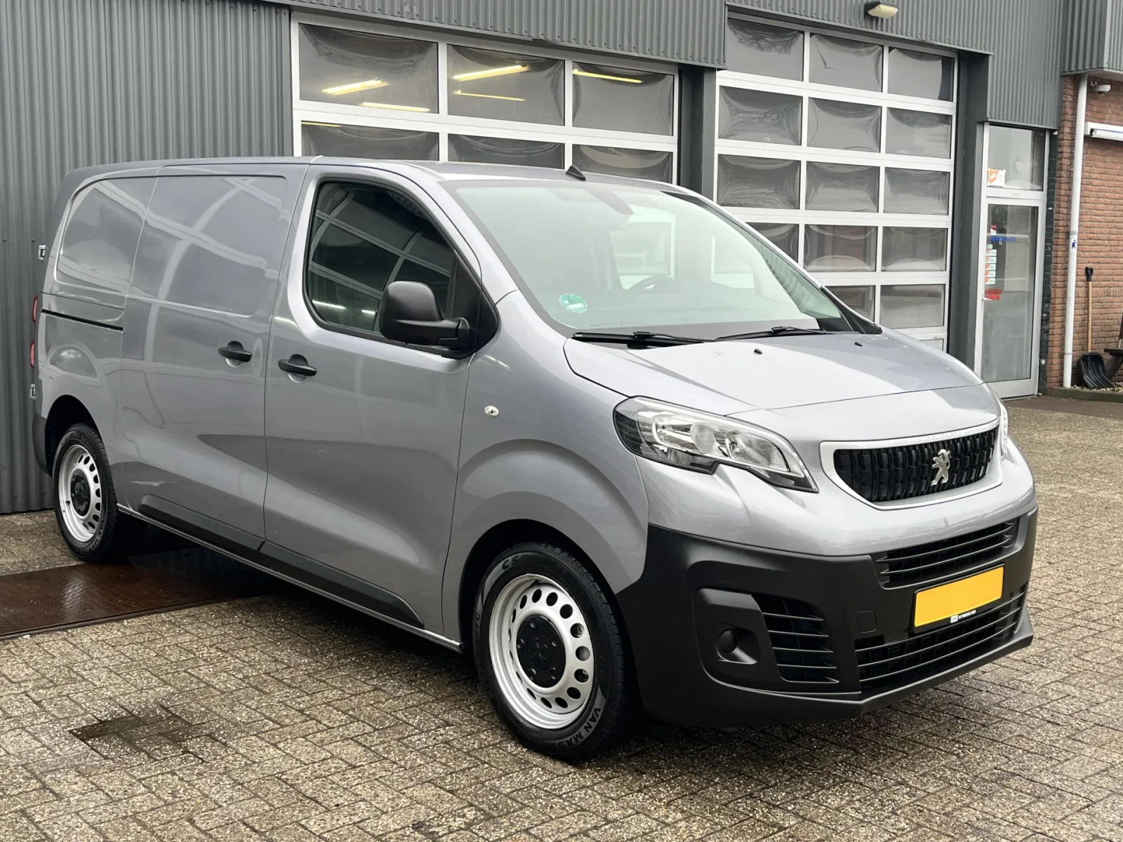 Peugeot Expert (2020) — foto 1