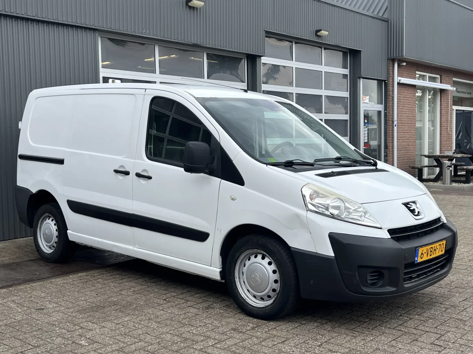 Peugeot Expert (2009) — foto 1