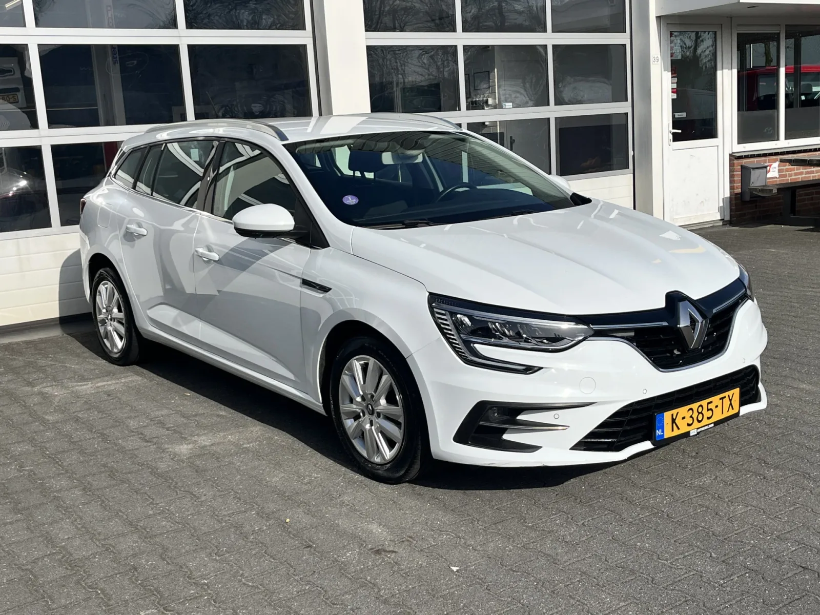 Renault Mégane (2021) — foto 1
