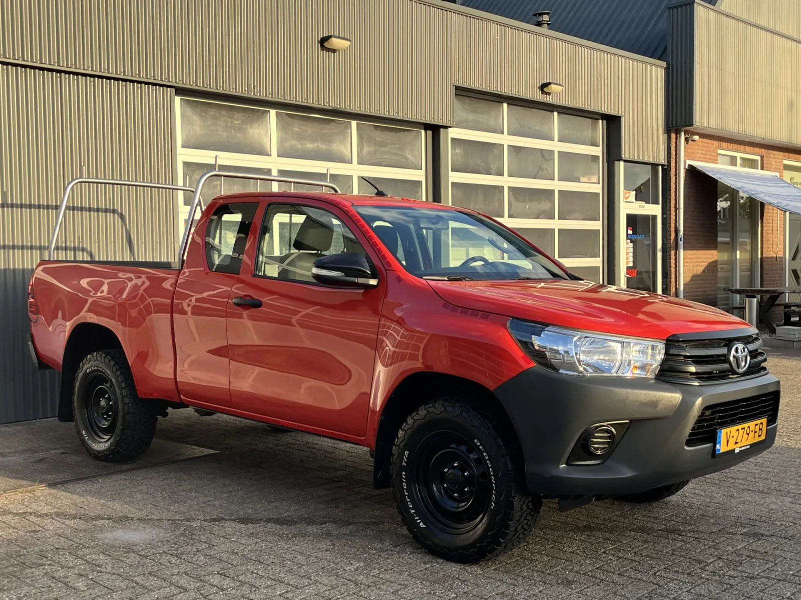 Toyota Hilux (2017) — foto 1