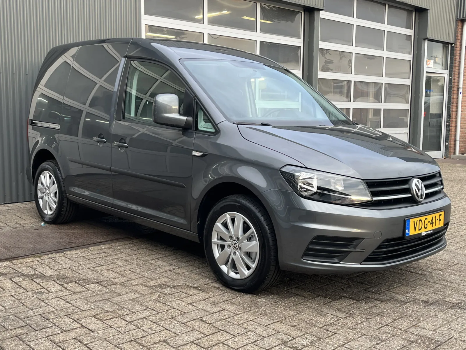 Volkswagen Caddy (2018) — foto 1