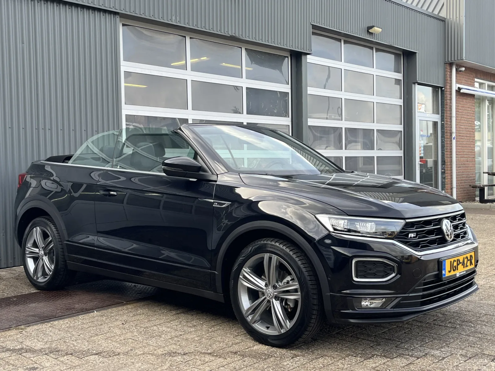 Volkswagen T-Roc (2020) — foto 1